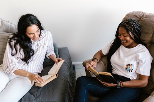 image of students engaged in side hustles